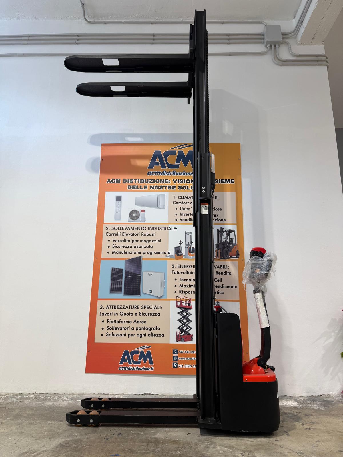 Stacker elettrico 1500 kg alzata 3500 mm